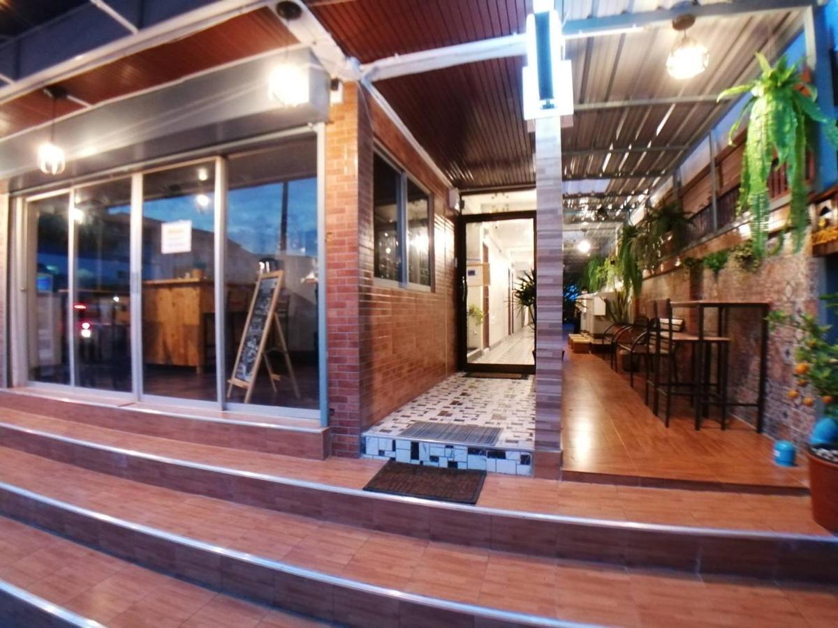 Appartamento Gogoal Latkrabang Bangkok Esterno foto