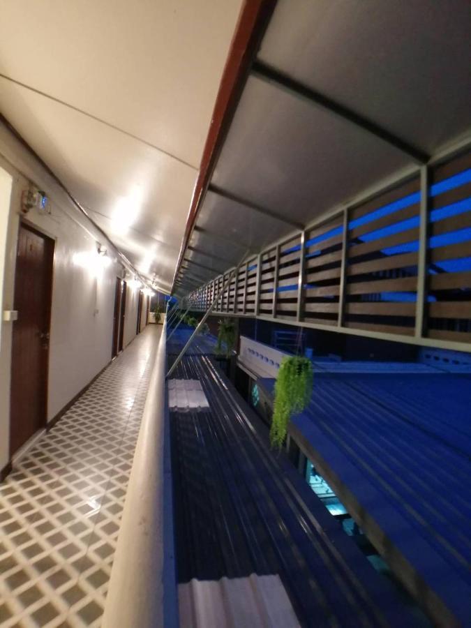 Appartamento Gogoal Latkrabang Bangkok Esterno foto